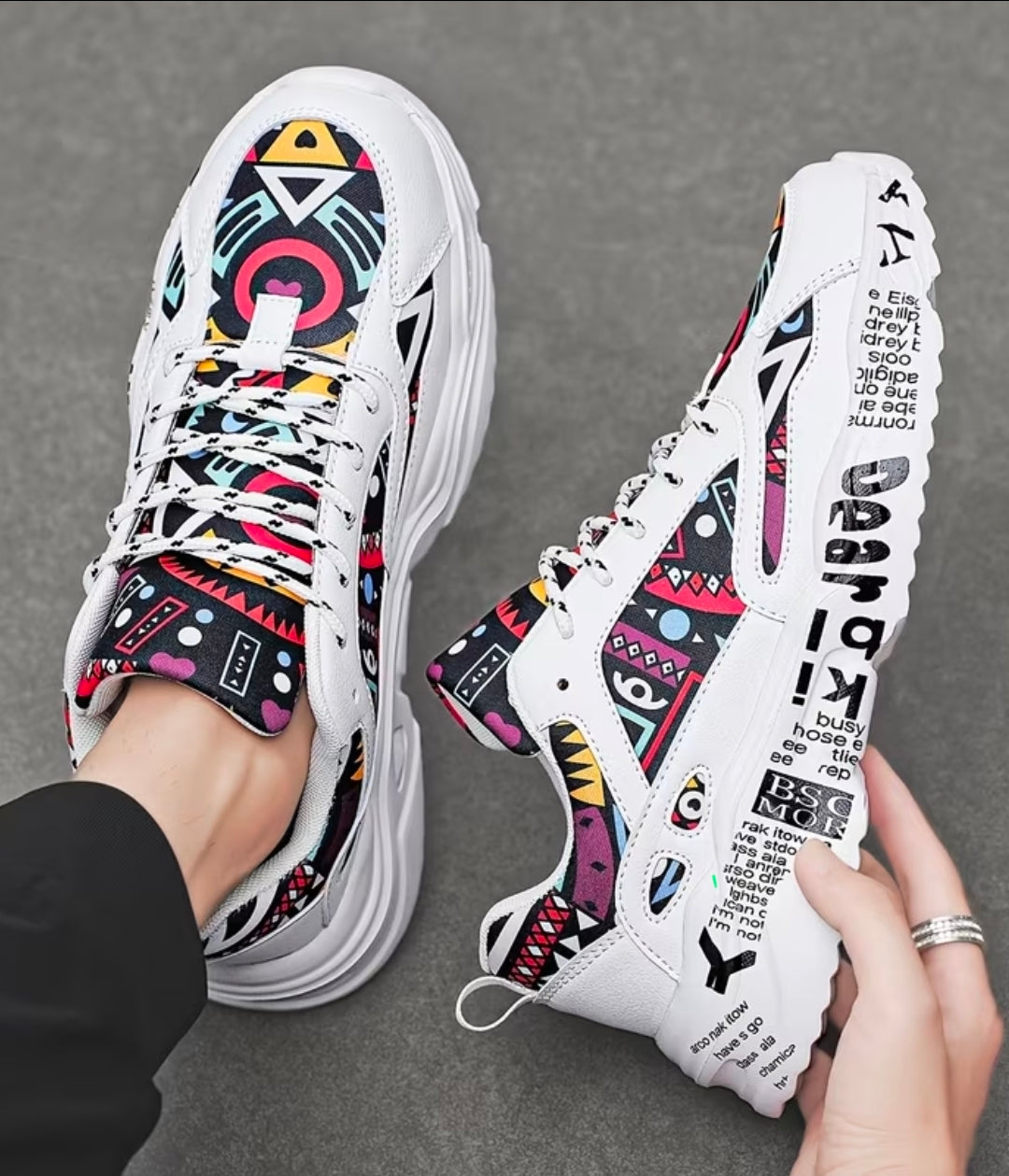 Überschrift: 🎨 GRAFFITI VIBES AN DEINEN FÜSSEN! 👟